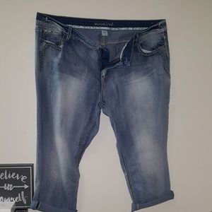 Maurices Plus Size (24 Short) Capri Stonewash Jean